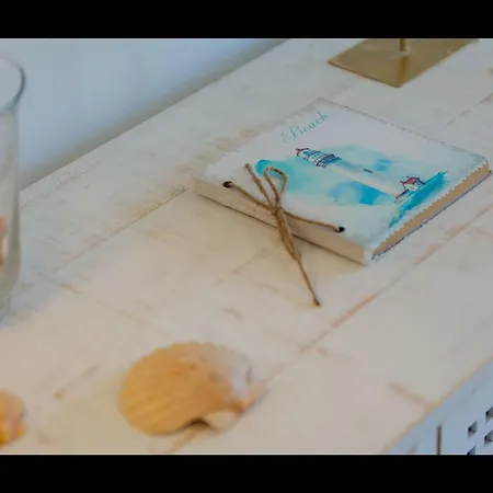 Apartment Garden By The Sea - Palmtree Place