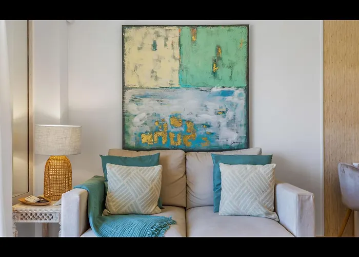 Garden By The Sea - Palmtree Place Apartment