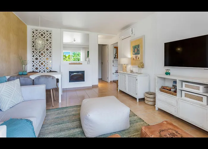 Apartment Garden By The Sea - Palmtree Place