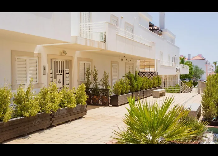 Garden By The Sea - Palmtree Place Apartment
